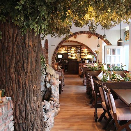 Hotel Restaurant Adria Kroatien Bad Ems Exterior foto
